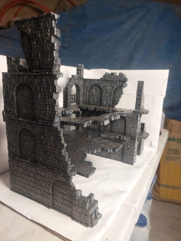 Diorama de Castillo Medieval en Ruinas (40 cm de Altura)