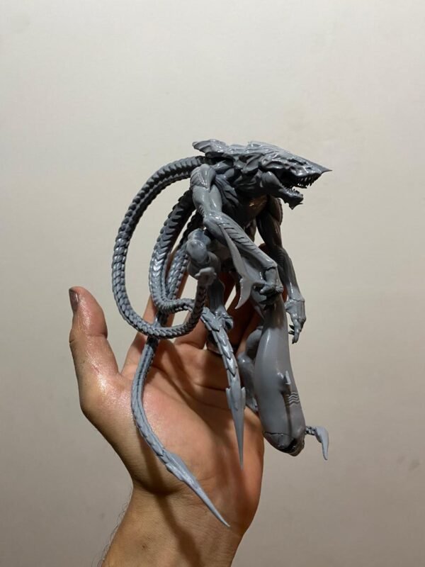 Matstation Stinger - Love, Death & Robots (Figura Impresa en Resina) - Image 3