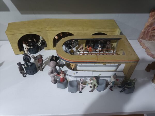 Diorama de la Cantina de Mos Eisley - Star Wars (Escala 3.75") - Image 4
